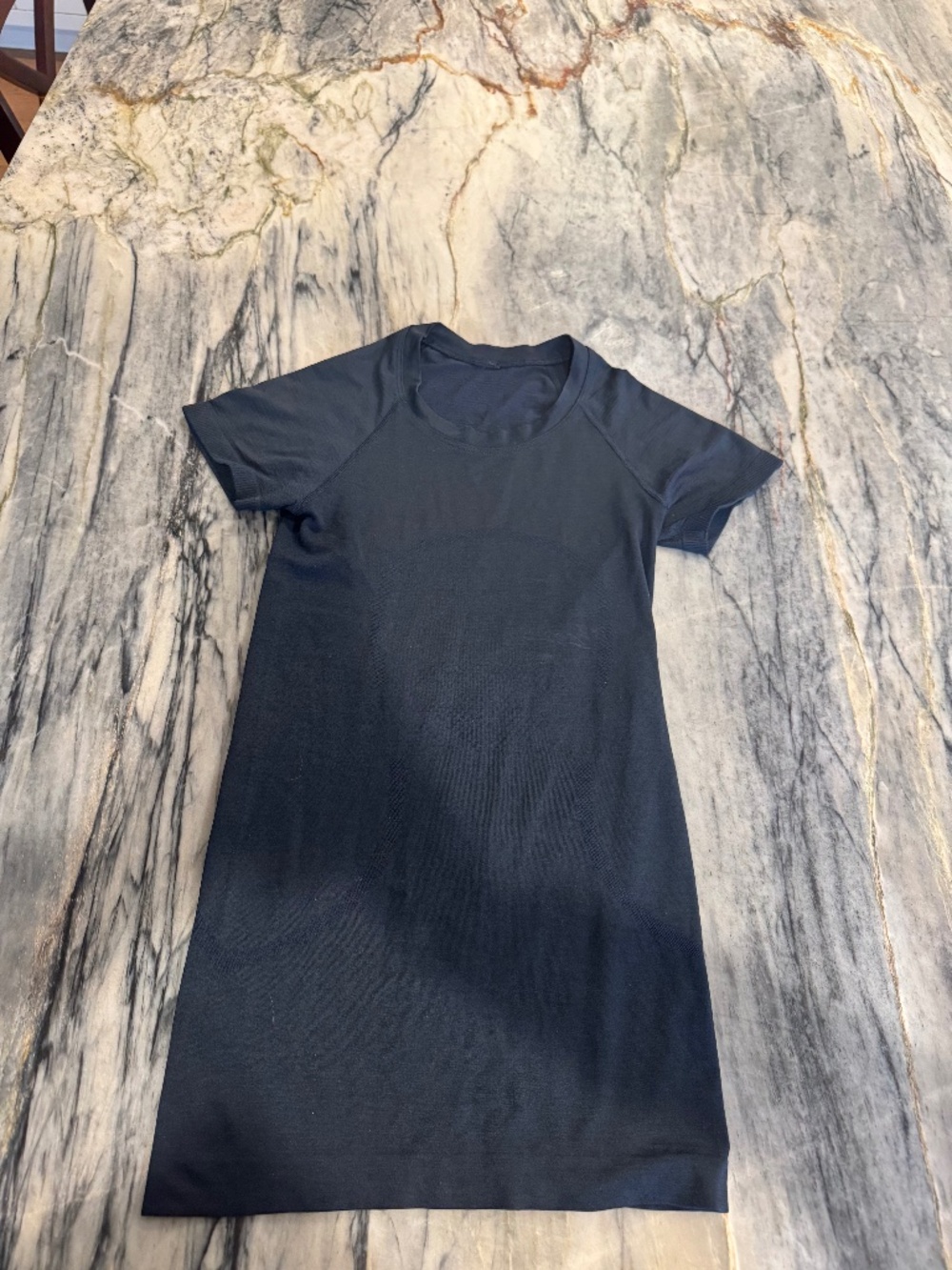 Lululemon Swiftly Tech 2.0 waist length short sleeve